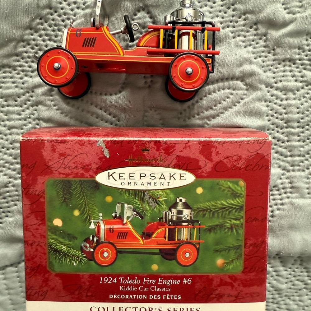 Hallmark 1924 Toledo Fire Engine #6 ornament in original box